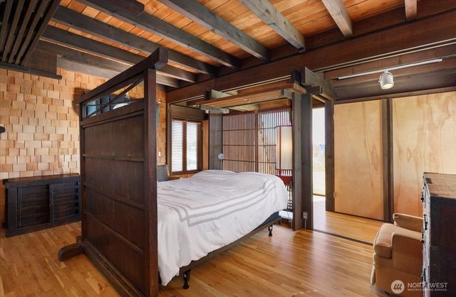 1083 S Fort Casey Rd, Coupeville, WA 98239