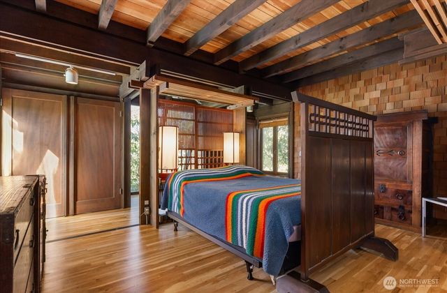 1083 S Fort Casey Rd, Coupeville, WA 98239