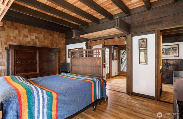 1083 S Fort Casey Rd, Coupeville, WA 98239