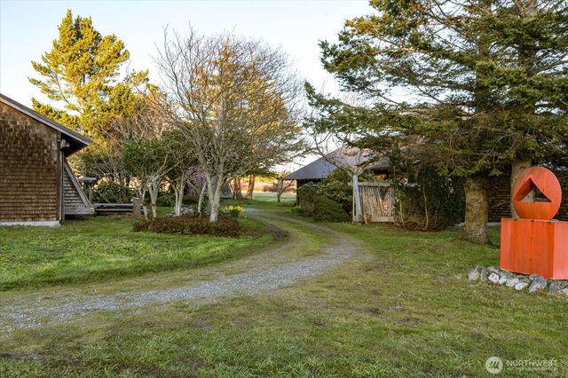 1083 S Fort Casey Rd, Coupeville, WA 98239