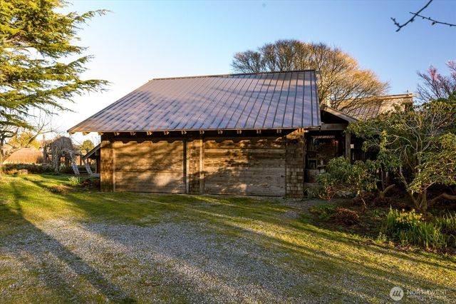 1083 S Fort Casey Rd, Coupeville, WA 98239