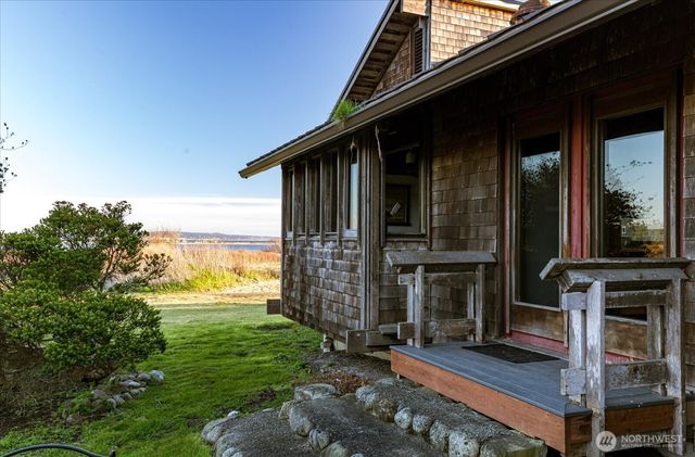 1083 S Fort Casey Rd, Coupeville, WA 98239