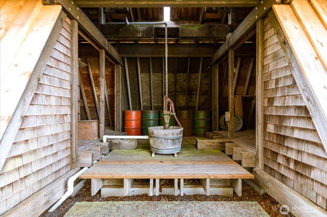 1083 S Fort Casey Rd, Coupeville, WA 98239