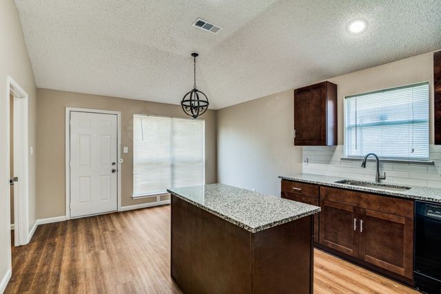 2105 Emerald Oaks, Mesquite, TX 75181