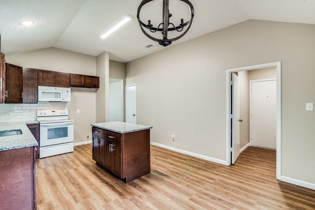 2105 Emerald Oaks, Mesquite, TX 75181