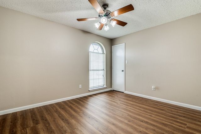 2105 Emerald Oaks, Mesquite, TX 75181