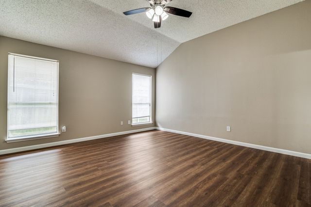 2105 Emerald Oaks, Mesquite, TX 75181