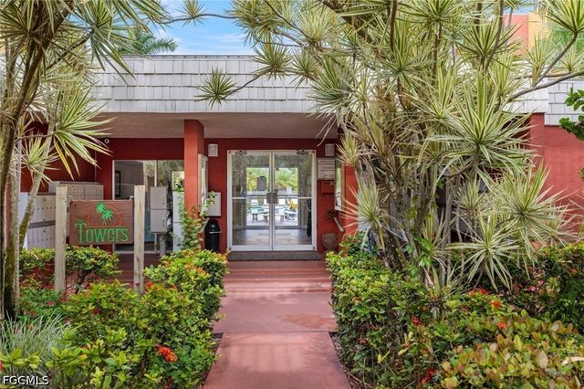 2366 E Mall DR 213, Fort Myers, FL 33901