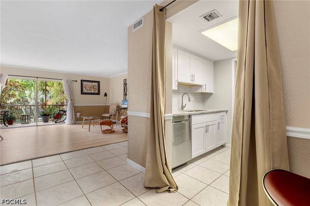 2366 E Mall DR 213, Fort Myers, FL 33901
