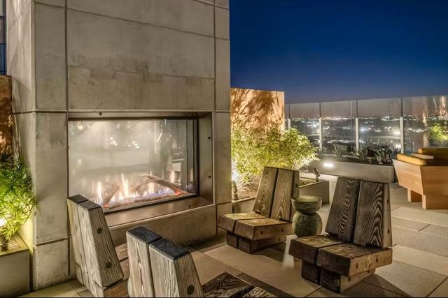 48 East Ave 1210, Austin, TX 78701