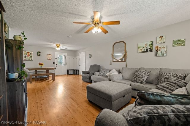 9601 Apple Valley Way, Van Buren, AR 72956