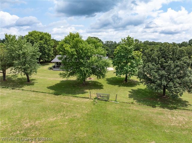 9601 Apple Valley Way, Van Buren, AR 72956