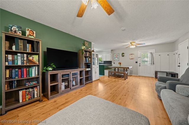 9601 Apple Valley Way, Van Buren, AR 72956