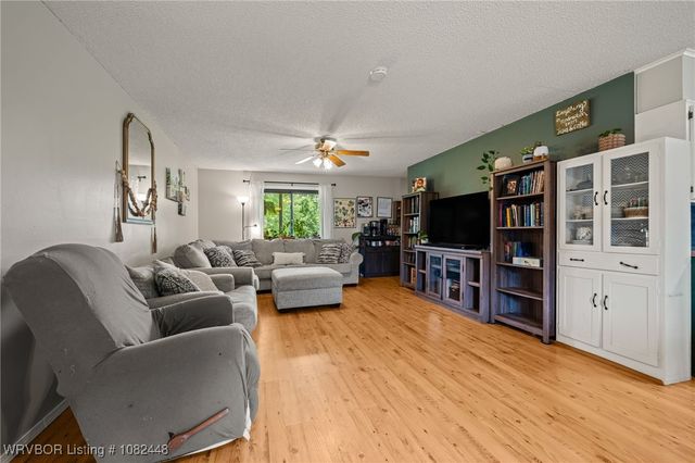 9601 Apple Valley Way, Van Buren, AR 72956