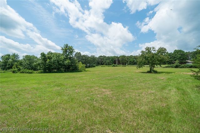 9601 Apple Valley Way, Van Buren, AR 72956