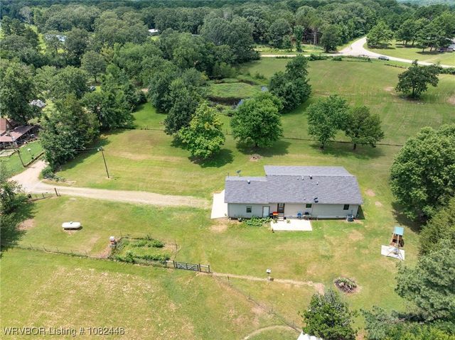 9601 Apple Valley Way, Van Buren, AR 72956