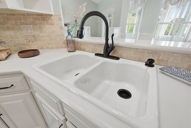 4397 Windrush Drive, Niceville, FL 32578