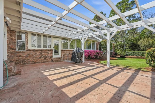 4397 Windrush Drive, Niceville, FL 32578