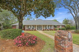 4397 Windrush Drive, Niceville, FL 32578