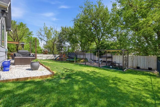 8910 W Ryan Cir, Wichita, KS 67205