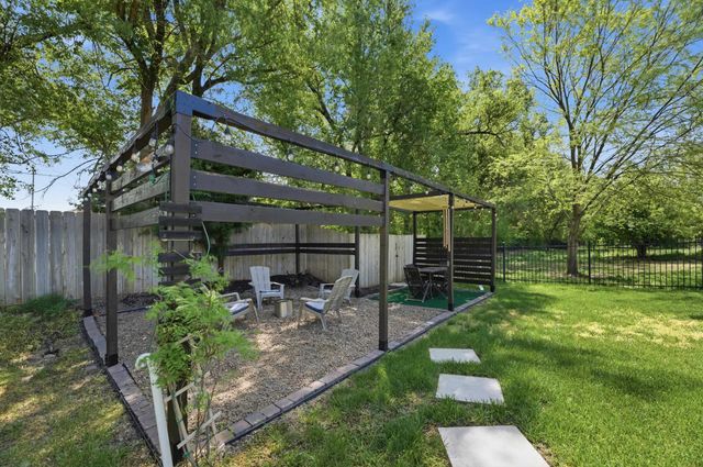 8910 W Ryan Cir, Wichita, KS 67205