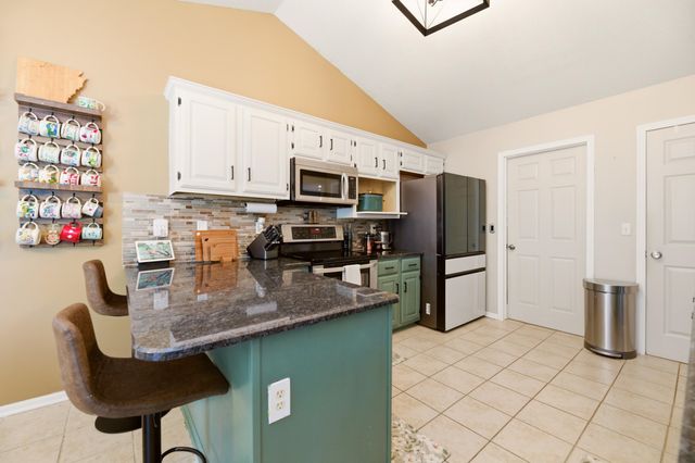 8910 W Ryan Cir, Wichita, KS 67205