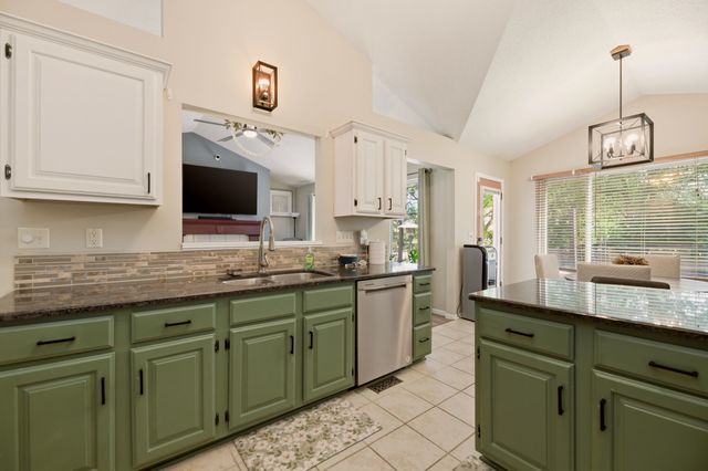 8910 W Ryan Cir, Wichita, KS 67205