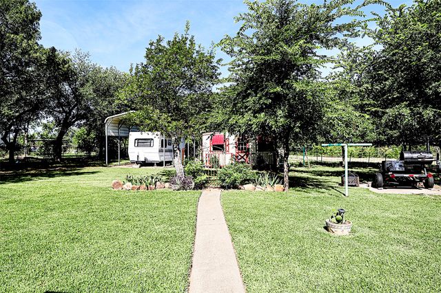 1561 Fm 1816, Bowie, TX 76230