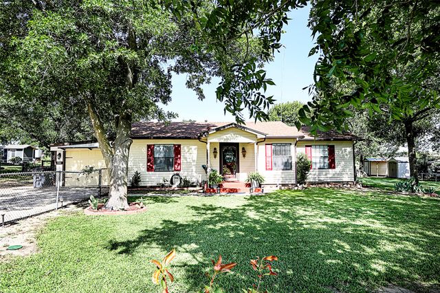 1561 Fm 1816, Bowie, TX 76230