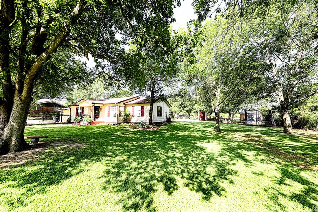 1561 Fm 1816, Bowie, TX 76230