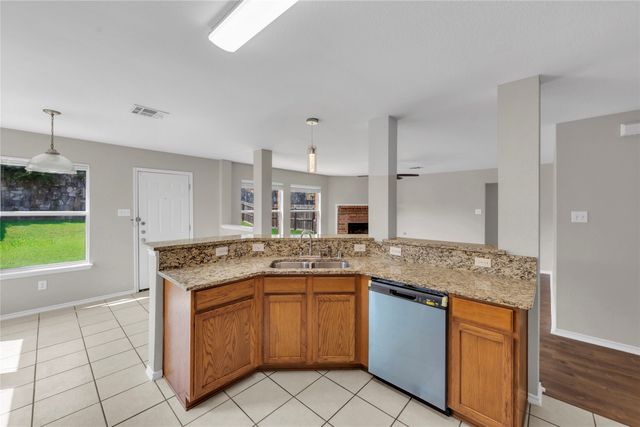 2325 Hummingbird Way, Mesquite, TX 75181