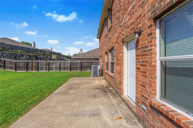 2325 Hummingbird Way, Mesquite, TX 75181