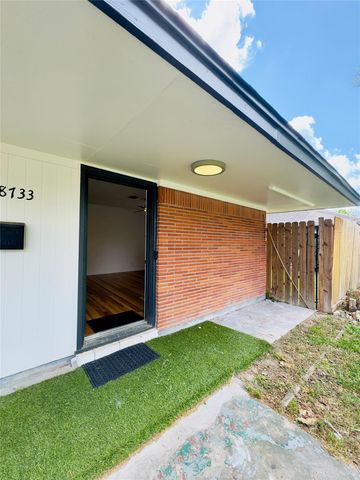 8733 Lugary Drive, Houston, TX 77074