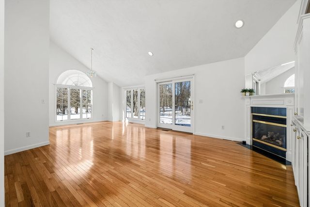 41 Martins Pond Rd, Groton, MA 01450