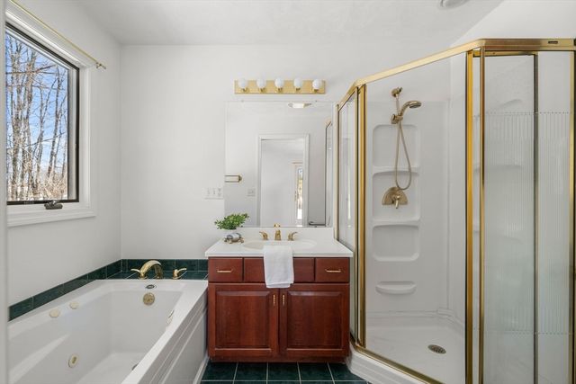 41 Martins Pond Rd, Groton, MA 01450