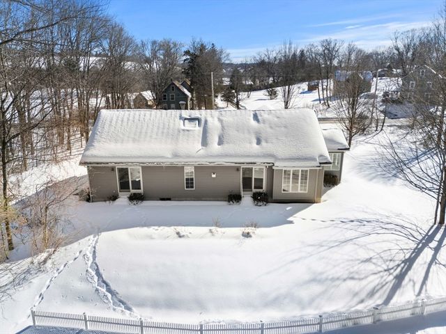 41 Martins Pond Rd, Groton, MA 01450