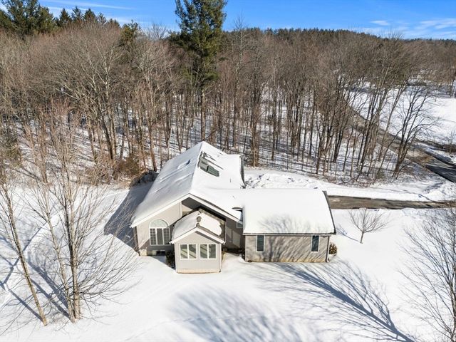 41 Martins Pond Rd, Groton, MA 01450