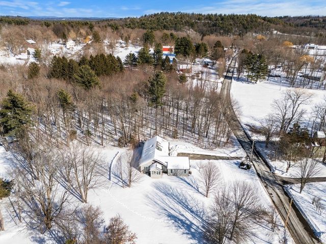 41 Martins Pond Rd, Groton, MA 01450