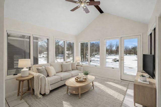 41 Martins Pond Rd, Groton, MA 01450