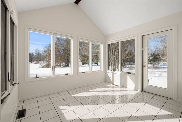 41 Martins Pond Rd, Groton, MA 01450