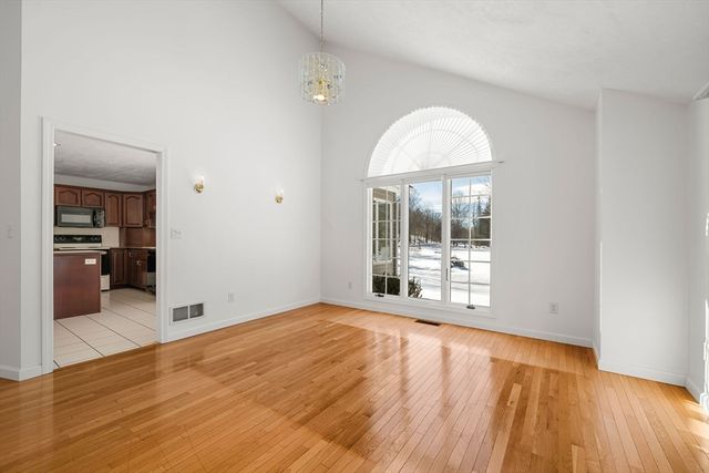 41 Martins Pond Rd, Groton, MA 01450