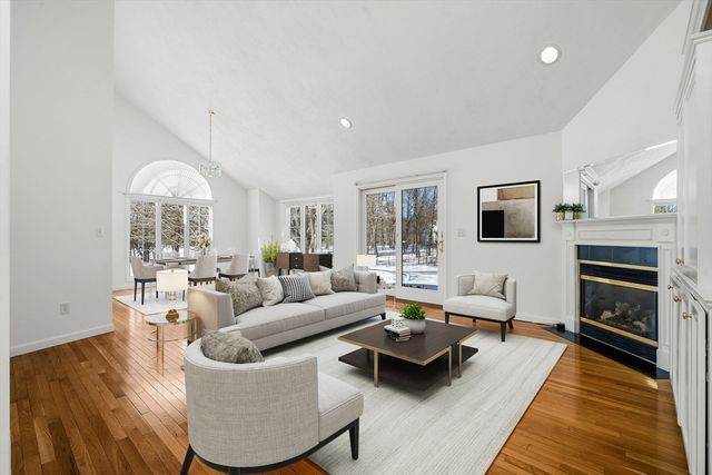 41 Martins Pond Rd, Groton, MA 01450