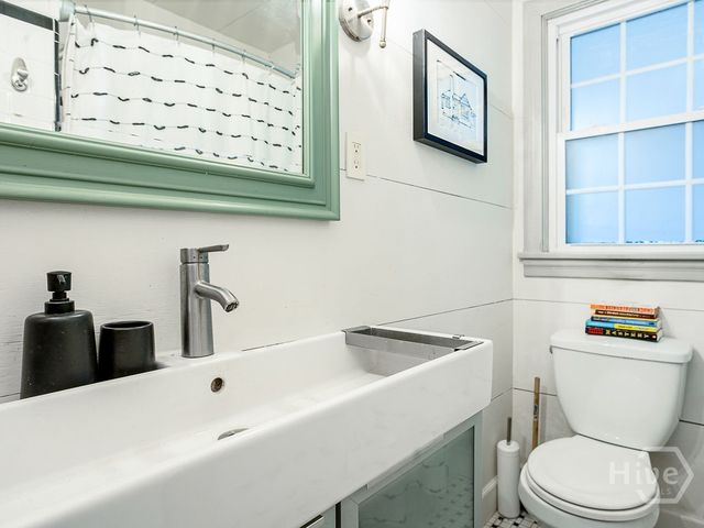1216 E 40th Street, Savannah, GA 31404