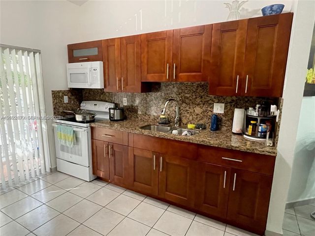 7500 W 20th Ave 202, Hialeah, FL 33016