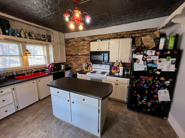 903 Vine Street, Thayer, MO 65791