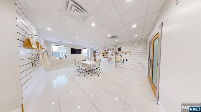 301 Hoboken, Carlstadt, NJ 07072