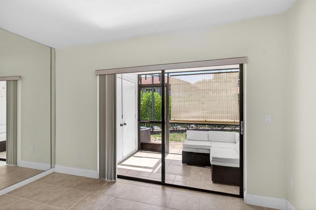 351 Club Circle 101, Boca Raton, FL 33487