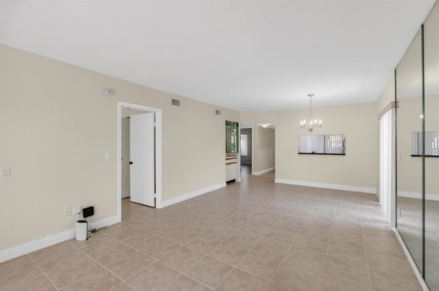 351 Club Circle 101, Boca Raton, FL 33487