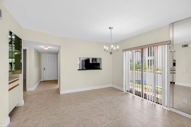 351 Club Circle 101, Boca Raton, FL 33487
