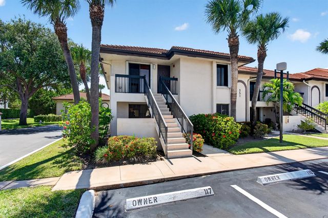 351 Club Circle 101, Boca Raton, FL 33487